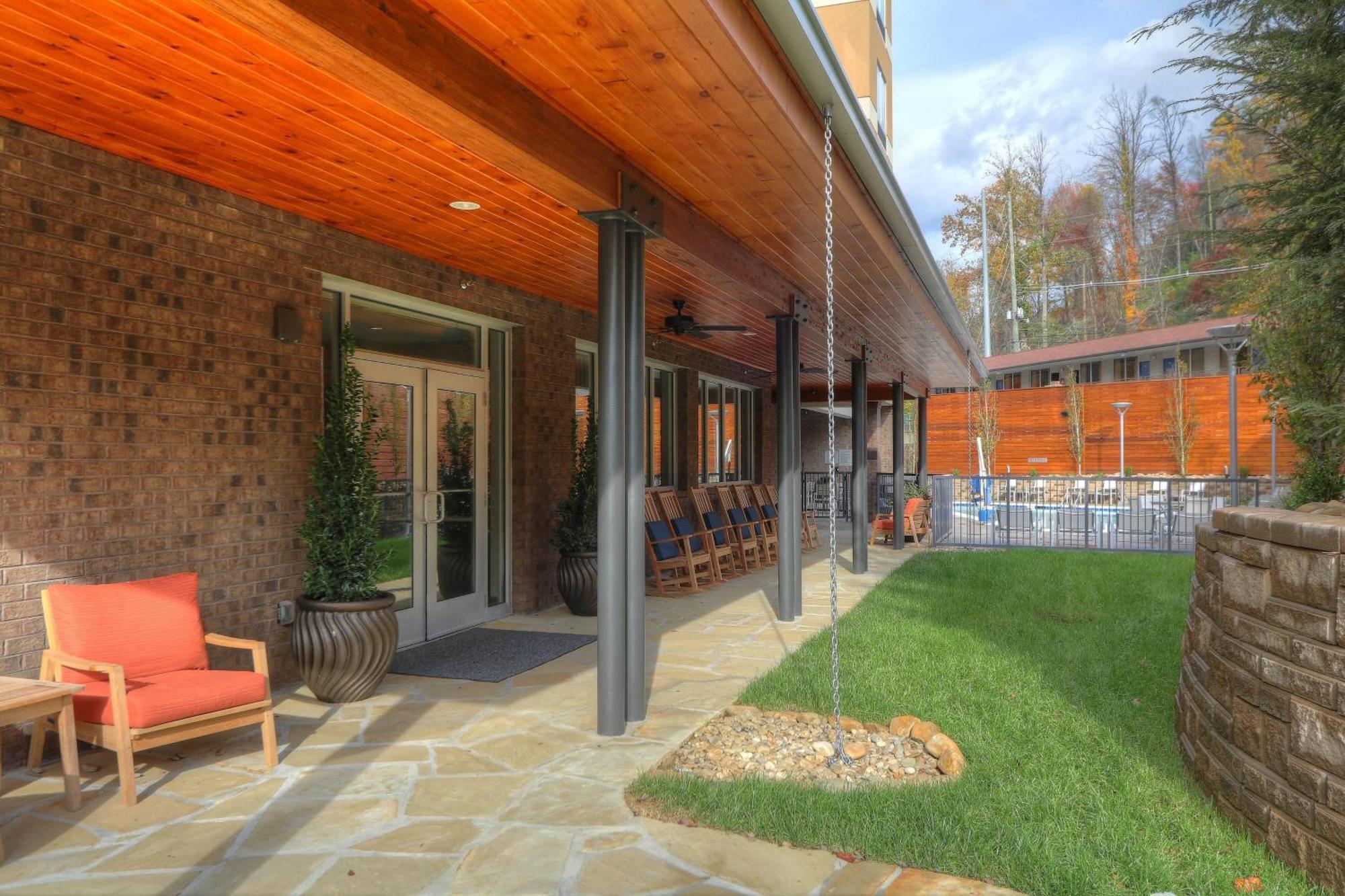 Fairfield Inn & Suites By Marriott Gatlinburg Downtown Exterior photo